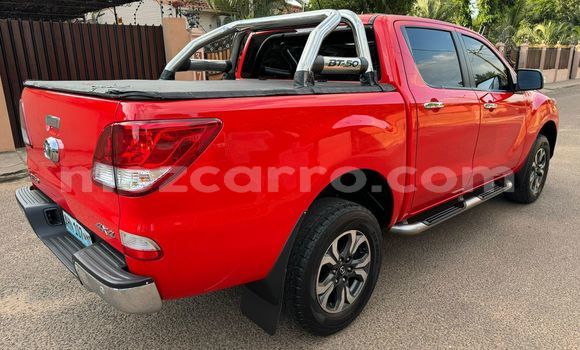 Comprar Novo Mazda BT-50 Vermelho Carro em Maputo em Maputo Comprar Novo Mazda BT-50 Vermelho Carro em Maputo em Maputo