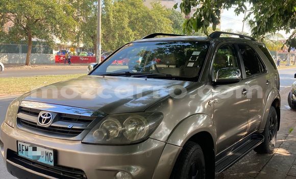Tenga Tsaru Toyota Fortuner Bhurawuni Mota in Maputo in Maputo