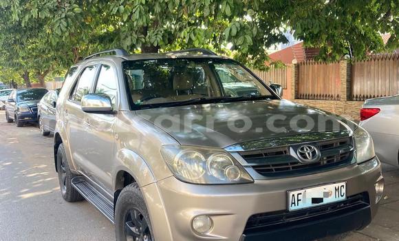 Nunua Ilio tumika Toyota Fortuner Nyingine Gari ndani ya Maputo nchini Maputo Nunua Ilio tumika Toyota Fortuner Nyingine Gari ndani ya Maputo nchini Maputo