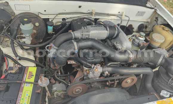 Comprar Usado Isuzu KB Branco Carro em Maputo em Maputo Comprar Usado Isuzu KB Branco Carro em Maputo em Maputo