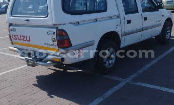 Tenga Tsaru Isuzu KB Chena Mota in Maputo in Maputo