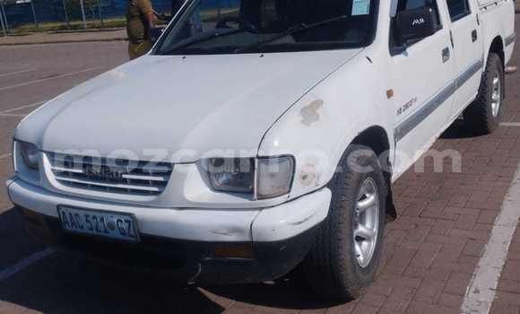 Comprar Usado Isuzu KB Branco Carro em Maputo em Maputo Comprar Usado Isuzu KB Branco Carro em Maputo em Maputo