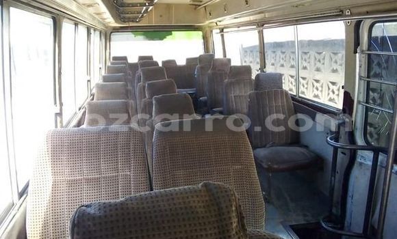 Nunua Ilio tumika Toyota Coaster Nyingine Gari ndani ya Maputo nchini Maputo Nunua Ilio tumika Toyota Coaster Nyingine Gari ndani ya Maputo nchini Maputo
