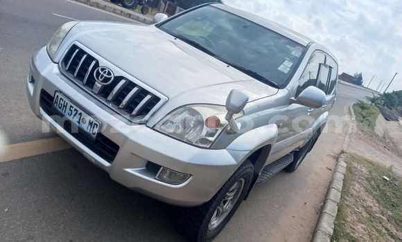 Nunua Ilio tumika Toyota Land Cruiser Prado Nyeupe Gari ndani ya Maputo nchini Maputo Nunua Ilio tumika Toyota Land Cruiser Prado Nyeupe Gari ndani ya Maputo nchini Maputo