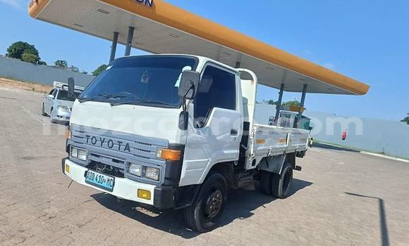 Nunua Ilio tumika Toyota Dyna Brown Gari ndani ya Maputo nchini Maputo Nunua Ilio tumika Toyota Dyna Brown Gari ndani ya Maputo nchini Maputo