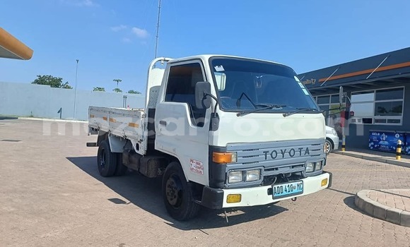 Nunua Ilio tumika Toyota Dyna Brown Gari ndani ya Maputo nchini Maputo Nunua Ilio tumika Toyota Dyna Brown Gari ndani ya Maputo nchini Maputo