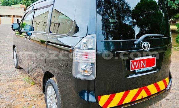 Comprar Usado Toyota Noah De outros Carro em Maputo em Maputo