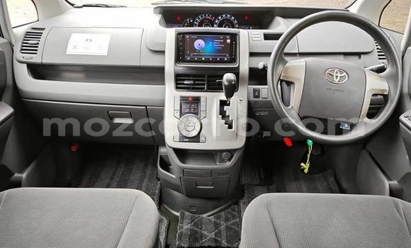 Nunua Ilio tumika Toyota Noah Nyingine Gari ndani ya Maputo nchini Maputo Nunua Ilio tumika Toyota Noah Nyingine Gari ndani ya Maputo nchini Maputo