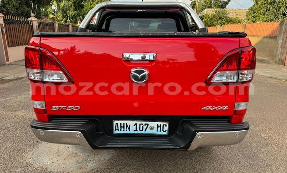 Comprar Usado Mazda BT-50 Vermelho Carro em Maputo em Maputo Comprar Usado Mazda BT-50 Vermelho Carro em Maputo em Maputo