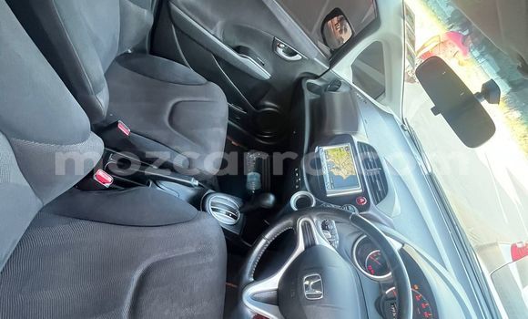 Nunua Ilio tumika Honda Fit Bluu Gari ndani ya Maputo nchini Maputo Nunua Ilio tumika Honda Fit Bluu Gari ndani ya Maputo nchini Maputo