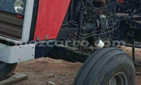 Nunua Ilio tumika AMC Hornet Nyekundu Gari ndani ya Maputo nchini Maputo Nunua Ilio tumika AMC Hornet Nyekundu Gari ndani ya Maputo nchini Maputo