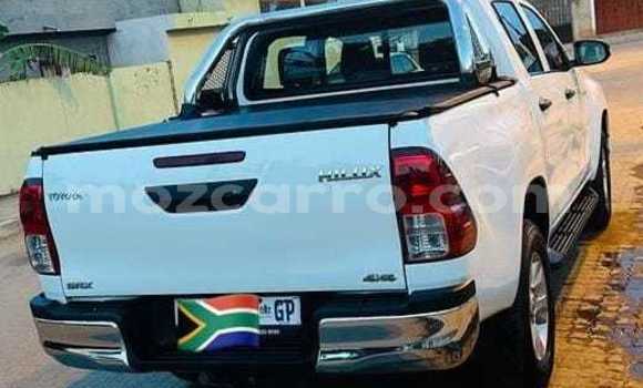 Buy Used Toyota Hilux White Car in Maputo in Maputo Buy Used Toyota Hilux White Car in Maputo in Maputo