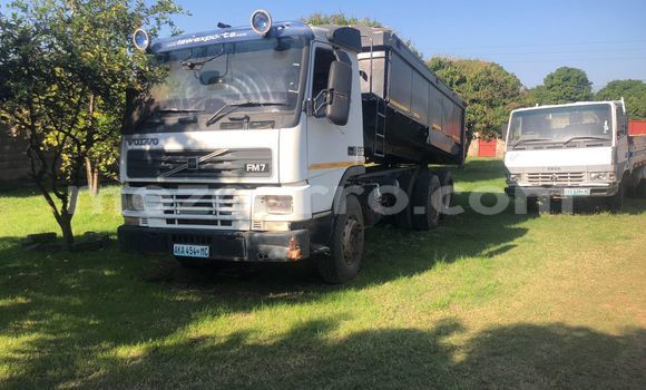 Tenga Tsaru Volvo 440 Zvimwe Mota in Maputo in Maputo Tenga Tsaru Volvo 440 Zvimwe Mota in Maputo in Maputo