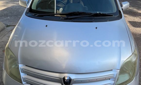 Nunua Ilio tumika Toyota IST Fedha Gari ndani ya Maputo nchini Maputo
