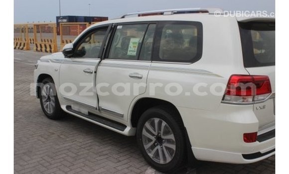 Buy Import Toyota Land Cruiser White Car in Import - Dubai in Cabo Delgado Buy Import Toyota Land Cruiser White Car in Import - Dubai in Cabo Delgado