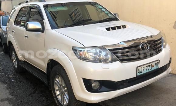 Comprar Novo Toyota Fortuner Branco Carro em Maputo em Maputo Comprar Novo Toyota Fortuner Branco Carro em Maputo em Maputo