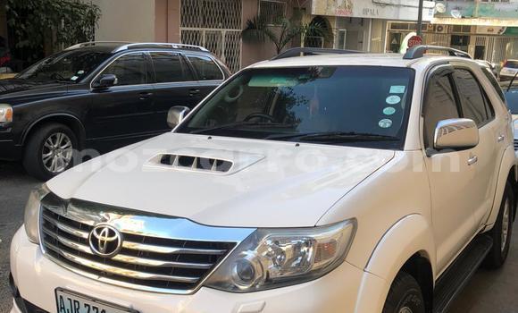 Comprar Novo Toyota Fortuner Branco Carro em Maputo em Maputo Comprar Novo Toyota Fortuner Branco Carro em Maputo em Maputo