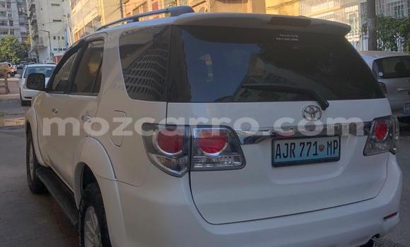 Comprar Novo Toyota Fortuner Branco Carro em Maputo em Maputo Comprar Novo Toyota Fortuner Branco Carro em Maputo em Maputo