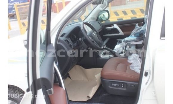 Buy Import Toyota Land Cruiser White Car in Import - Dubai in Cabo Delgado Buy Import Toyota Land Cruiser White Car in Import - Dubai in Cabo Delgado