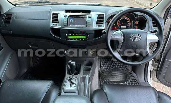 Comprar Usado Toyota Hilux Branco Carro em Maputo em Maputo Comprar Usado Toyota Hilux Branco Carro em Maputo em Maputo