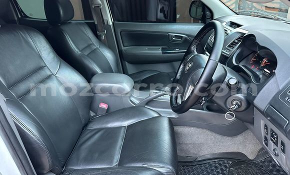 Comprar Novo Toyota Hiluxe Revo Branco Carro em Maputo em Maputo Comprar Novo Toyota Hiluxe Revo Branco Carro em Maputo em Maputo