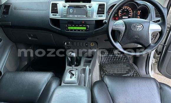 Comprar Novo Toyota Hiluxe Revo Branco Carro em Maputo em Maputo Comprar Novo Toyota Hiluxe Revo Branco Carro em Maputo em Maputo