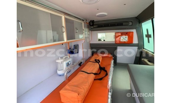 Nunua Imported Toyota Land Cruiser Beige Gari ndani ya Import - Dubai nchini Cabo Delgado Nunua Imported Toyota Land Cruiser Beige Gari ndani ya Import - Dubai nchini Cabo Delgado