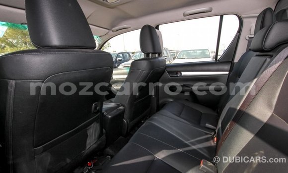 Comprar Importar Toyota Hilux Preto Carro em Import - Dubai em Cabo Delgado Comprar Importar Toyota Hilux Preto Carro em Import - Dubai em Cabo Delgado