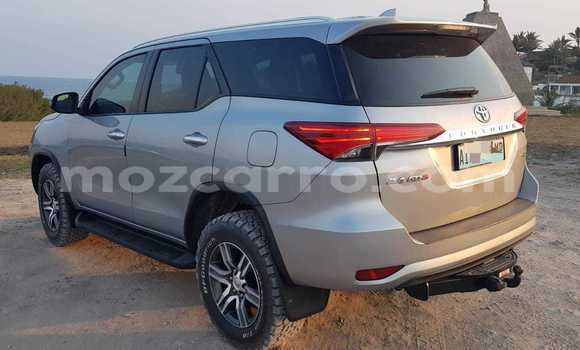 Tenga Tsaru Toyota Fortuner Bhurawuni Mota in Maputo in Maputo Tenga Tsaru Toyota Fortuner Bhurawuni Mota in Maputo in Maputo