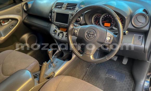 Nunua Ilio tumika Toyota RAV4 Nyeusi Gari ndani ya Maputo nchini Maputo Nunua Ilio tumika Toyota RAV4 Nyeusi Gari ndani ya Maputo nchini Maputo