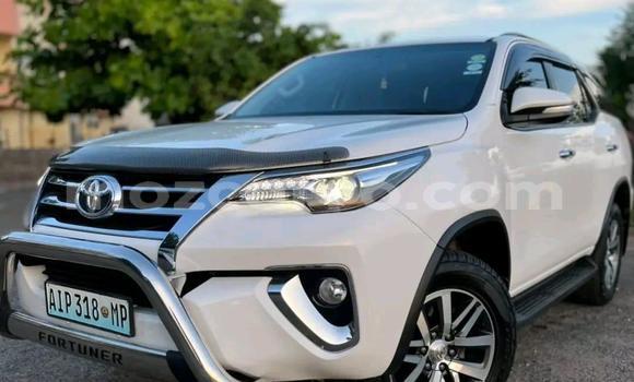 Comprar Usado Toyota Fortuner Branco Carro em Maputo em Maputo