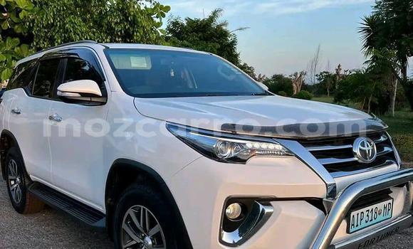 Nunua Ilio tumika Toyota Fortuner Nyeupe Gari ndani ya Maputo nchini Maputo Nunua Ilio tumika Toyota Fortuner Nyeupe Gari ndani ya Maputo nchini Maputo