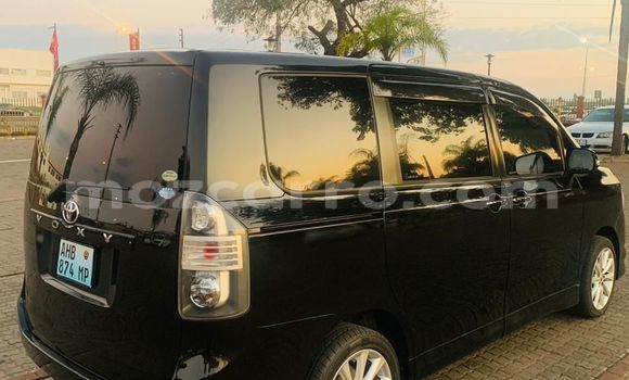 Buy Used Toyota Noah Silver Car in Maputo in Maputo Buy Used Toyota Noah Silver Car in Maputo in Maputo