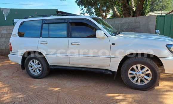 Comprar Usado Toyota Land Cruiser Branco Carro em Maputo em Maputo Comprar Usado Toyota Land Cruiser Branco Carro em Maputo em Maputo