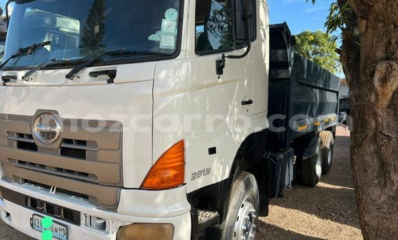 Buy Used Toyota 4Runner White Car in Maputo in Maputo