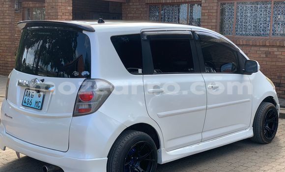 Comprar Usado Toyota Ractis Branco Carro em Maputo em Maputo Comprar Usado Toyota Ractis Branco Carro em Maputo em Maputo