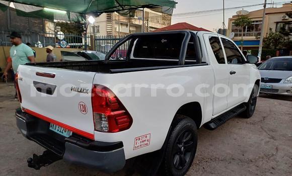 Comprar Novo Toyota Hilux Branco Carro em Maputo em Maputo Comprar Novo Toyota Hilux Branco Carro em Maputo em Maputo