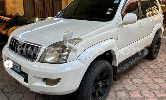 Nunua Ilio tumika Toyota Land Cruiser Prado Nyeupe Gari ndani ya Maputo nchini Maputo