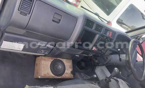 Nunua Ilio tumika Toyota Hiace Nyeupe Gari ndani ya Maputo nchini Maputo Nunua Ilio tumika Toyota Hiace Nyeupe Gari ndani ya Maputo nchini Maputo