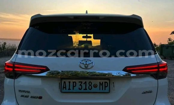 Comprar Novo Toyota Fortuner Branco Carro em Maputo em Maputo Comprar Novo Toyota Fortuner Branco Carro em Maputo em Maputo