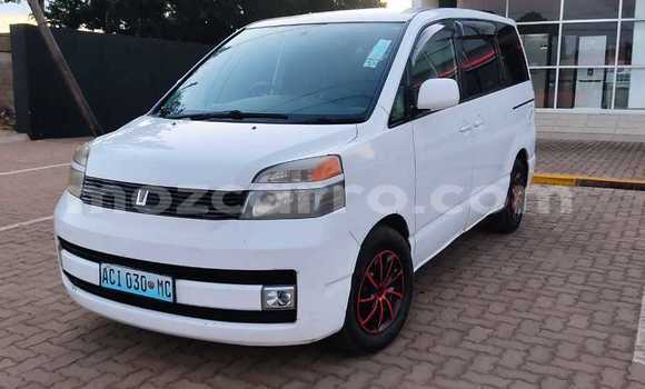 Nunua Ilio tumika Toyota Voxy Nyeupe Gari ndani ya Maputo nchini Maputo Nunua Ilio tumika Toyota Voxy Nyeupe Gari ndani ya Maputo nchini Maputo