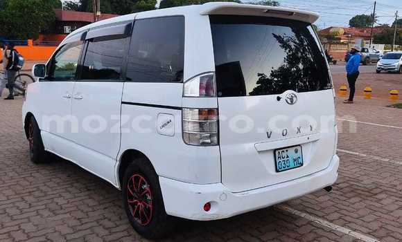 Nunua Ilio tumika Toyota Voxy Nyeupe Gari ndani ya Maputo nchini Maputo Nunua Ilio tumika Toyota Voxy Nyeupe Gari ndani ya Maputo nchini Maputo