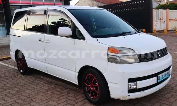 Nunua Ilio tumika Toyota Voxy Nyeupe Gari ndani ya Maputo nchini Maputo Nunua Ilio tumika Toyota Voxy Nyeupe Gari ndani ya Maputo nchini Maputo