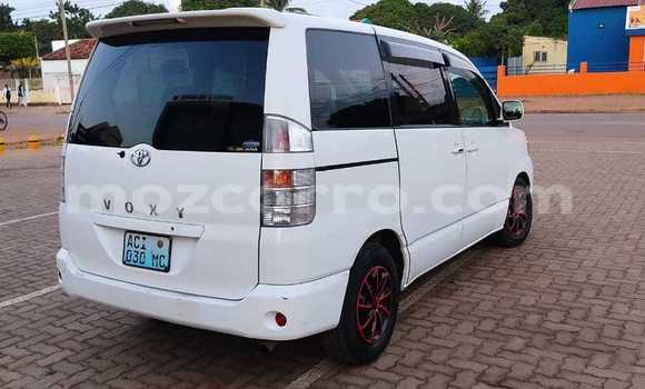 Nunua Ilio tumika Toyota Voxy Nyeupe Gari ndani ya Maputo nchini Maputo Nunua Ilio tumika Toyota Voxy Nyeupe Gari ndani ya Maputo nchini Maputo