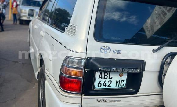 Nunua Ilio tumika Toyota Land Cruiser Prado Nyeupe Gari ndani ya Maputo nchini Maputo Nunua Ilio tumika Toyota Land Cruiser Prado Nyeupe Gari ndani ya Maputo nchini Maputo