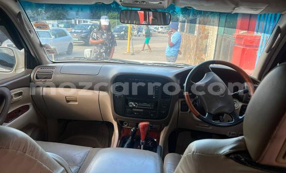 Nunua Ilio tumika Toyota Land Cruiser Prado Nyeupe Gari ndani ya Maputo nchini Maputo Nunua Ilio tumika Toyota Land Cruiser Prado Nyeupe Gari ndani ya Maputo nchini Maputo