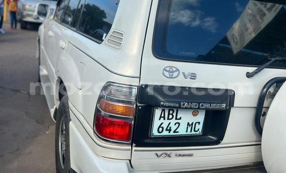 Nunua Ilio tumika Toyota Land Cruiser Prado Nyeupe Gari ndani ya Maputo nchini Maputo Nunua Ilio tumika Toyota Land Cruiser Prado Nyeupe Gari ndani ya Maputo nchini Maputo