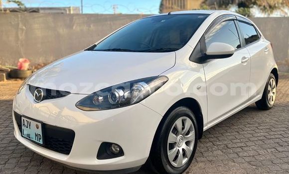 Comprar Usado Mazda Demio Branco Carro em Beira em Sofala Comprar Usado Mazda Demio Branco Carro em Beira em Sofala