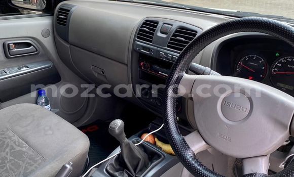 Comprar Usado Isuzu KB Prata Carro em Maputo em Maputo Comprar Usado Isuzu KB Prata Carro em Maputo em Maputo