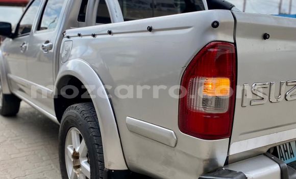 Comprar Usado Isuzu KB Prata Carro em Maputo em Maputo Comprar Usado Isuzu KB Prata Carro em Maputo em Maputo
